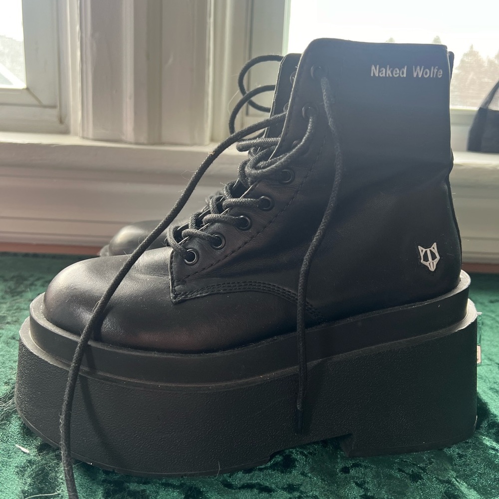 Naked Wolfe boots size 6 euc
